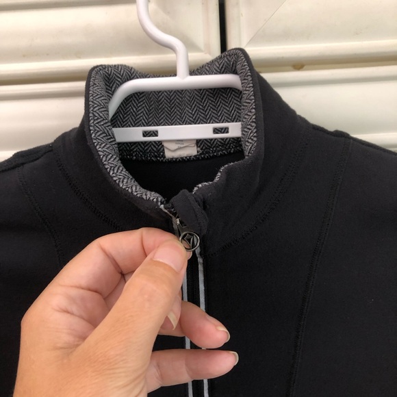 Ivivva by Lululemon girl’s sweater/jacket 🍋 - Picture 5 of 12